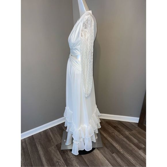 PATBO PLUNGE LACE SLEEVE MAXI DRESS - Picture 6 of 9